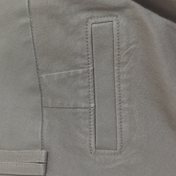 Banana Republic Trouser 323 Martin Fit Straight Leg Trouser, Color Tan Size 4 - Picture 11 of 15